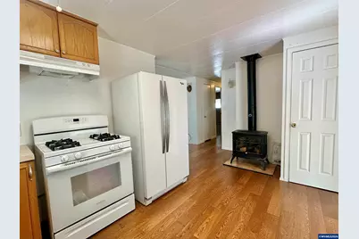 29570 Harvest Dr SW, Albany, OR 97321 - Photo 9