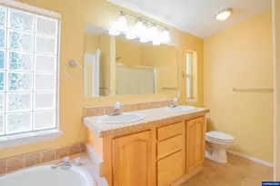 39149 Lacomb Next To Dr, Lebanon, OR 97355 - Photo 17