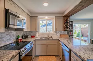 1321 Rock Creek Dr S, Salem, OR 97306 - Photo 15