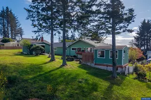 1636 SE Oar Dr, Lincoln City, OR 97367 - Photo 3