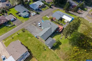 1636 SE Oar Dr, Lincoln City, OR 97367 - Photo 13