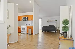 143 NW Elderberry Ln, Dallas, OR 97338 - Photo 3