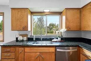5300 SW Whitby Ave, Corvallis, OR 97333 - Photo 11