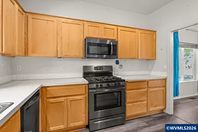 1678 S 7th St, Independence, OR 97351 - Photo 9