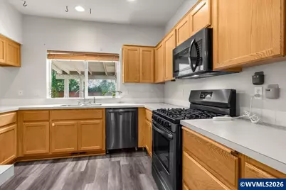 1678 S 7th St, Independence, OR 97351 - Photo 7