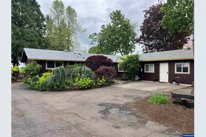1055 E Main St, Silverton, OR 97381 - Photo 3