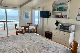 1923 NW Harbor Ave, Lincoln City, OR 97367 - Photo 31