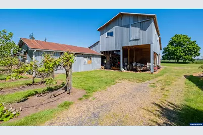 34207 Pennington Ln, Lebanon, OR 97355 - Photo 3
