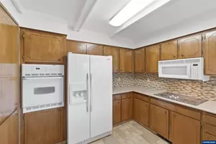 3274 Oakcrest Dr NW, Salem, OR 97304 - Photo 19