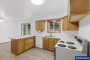 38113 Golden Valley Dr, Lebanon, OR 97355 - Photo 15
