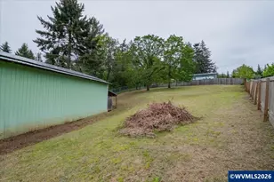 38113 Golden Valley Dr, Lebanon, OR 97355 - Photo 7