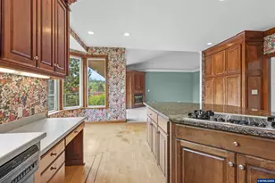 744 Creekside Dr SE, Salem, OR 97306 - Photo 21