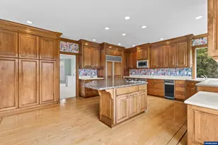 744 Creekside Dr SE, Salem, OR 97306 - Photo 15