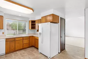 17920 NW Tillamook Dr, Portland, OR 97229 - Photo 13