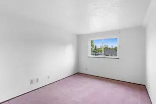 17920 NW Tillamook Dr, Portland, OR 97229 - Photo 31