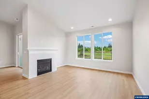 717 Magnolia Ave, Woodburn, OR 97071 - Photo 9