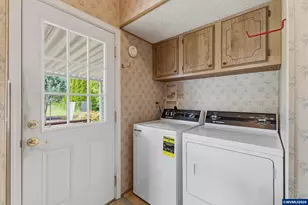300 SE Lacreole Dr, Dallas, OR 97338 - Photo 15