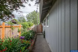 2261 Fulton Pl SE, Albany, OR 97322 - Photo 5