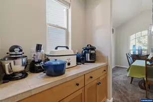 2516 Laura Vista Dr NW, Albany, OR 97321 - Photo 13
