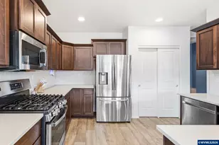 559 SE Casting St, Albany, OR 97322 - Photo 15