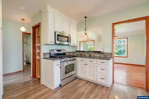 34965 Brewster Rd, Lebanon, OR 97355 - Photo 17