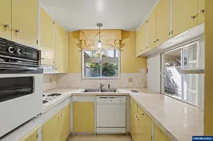3383 Country Club Rd S, Salem, OR 97302 - Photo 21