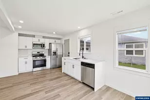 1405 Baker St NE, Salem, OR 97301 - Photo 13