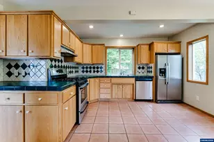 928 Birch Ave, Cottage Grove, OR 97424 - Photo 11