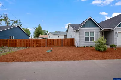 5175 Parkway Dr NE, Salem, OR 97305 - Photo 31