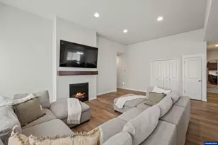5175 Pkwy Dr NE, Salem, OR 97305 - Photo 7