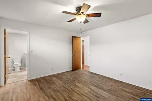 427 Wilshire Dr N, Keizer, OR 97303 - Photo 15