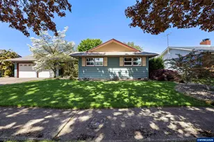 427 Wilshire Dr N, Keizer, OR 97303 - Photo 1
