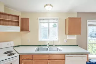 3346 Sunnyview Rd NE, Salem, OR 97301 - Photo 17