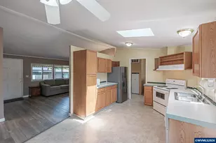 3346 Sunnyview Rd NE, Salem, OR 97301 - Photo 15
