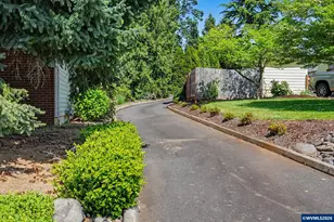 471 Edgewood Dr NE, Silverton, OR 97381 - Photo 3