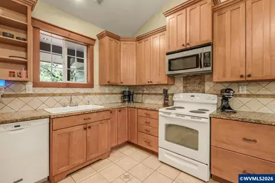 824 W Central Av, Gates, OR 97346 - Photo 15