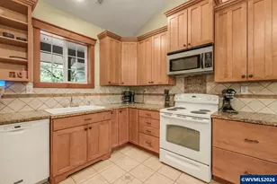 824 W Central Av, Gates, OR 97346 - Photo 15