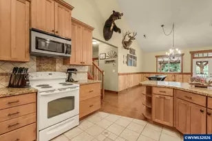 824 W Central Av, Gates, OR 97346 - Photo 13