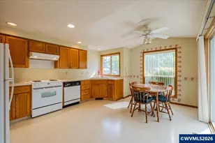 2654 Kristin Ct NE, Salem, OR 97305 - Photo 9