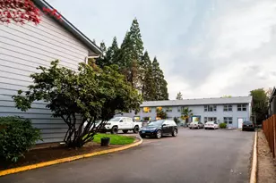 302 S Monmouth Ave, Monmouth, OR 97361 - Photo 15