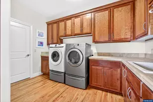 867 Corsair Dr, Independence, OR 97351 - Photo 17