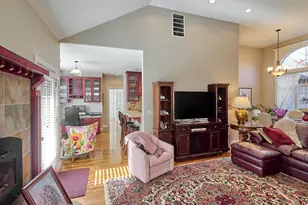 910 Pioneer Dr, Silverton, OR 97381 - Photo 7