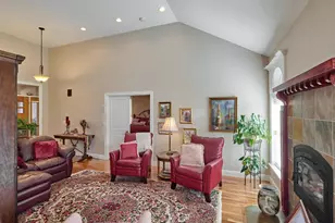 910 Pioneer Dr, Silverton, OR 97381 - Photo 5