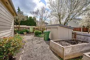 910 Pioneer Dr, Silverton, OR 97381 - Photo 43