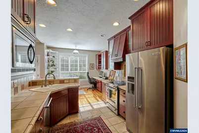 910 Pioneer Dr, Silverton, OR 97381 - Photo 11