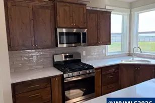 711 NW George Ct, Sublimity, OR 97385 - Photo 9