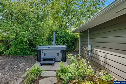 3760 Hillview Dr SE, Salem, OR 97302 - Photo 37
