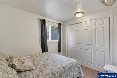 1090 Norway St NE, Salem, OR 97301 - Photo 15