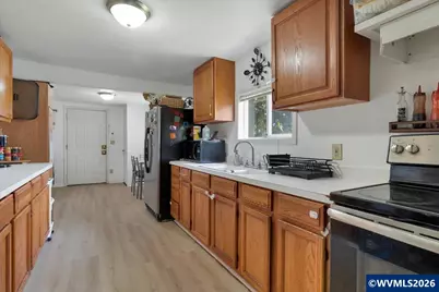 1090 Norway St NE, Salem, OR 97301 - Photo 9