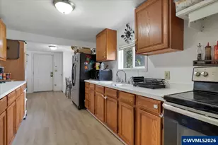 1090 Norway St NE, Salem, OR 97301 - Photo 9